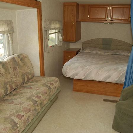 Crescent Bar Camping Resort Studio Cabin 1 Trinidad Esterno foto