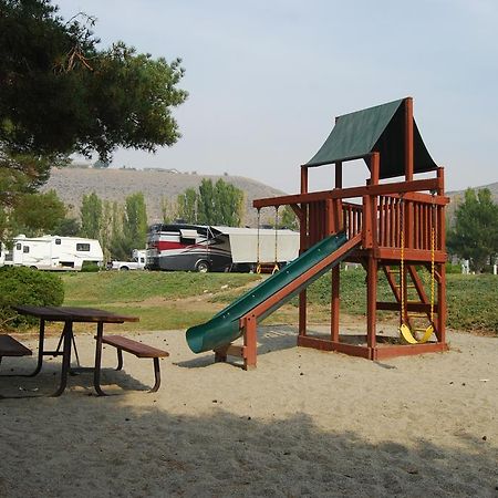 Crescent Bar Camping Resort Studio Cabin 1 Trinidad Esterno foto
