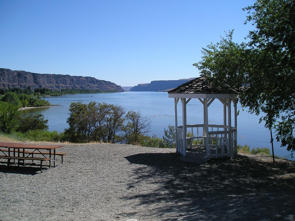 Crescent Bar Camping Resort Studio Cabin 1 Trinidad Esterno foto